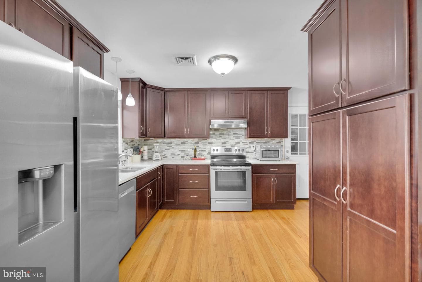 2512 W Highland Street photo 9