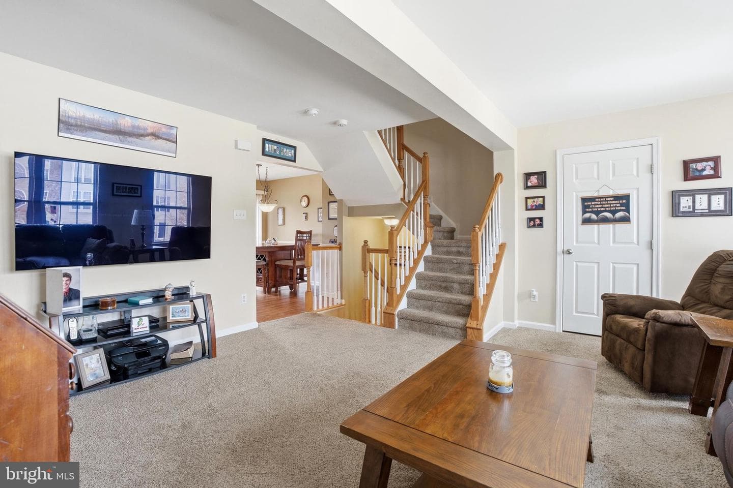 1048 Sparrow Way photo 12