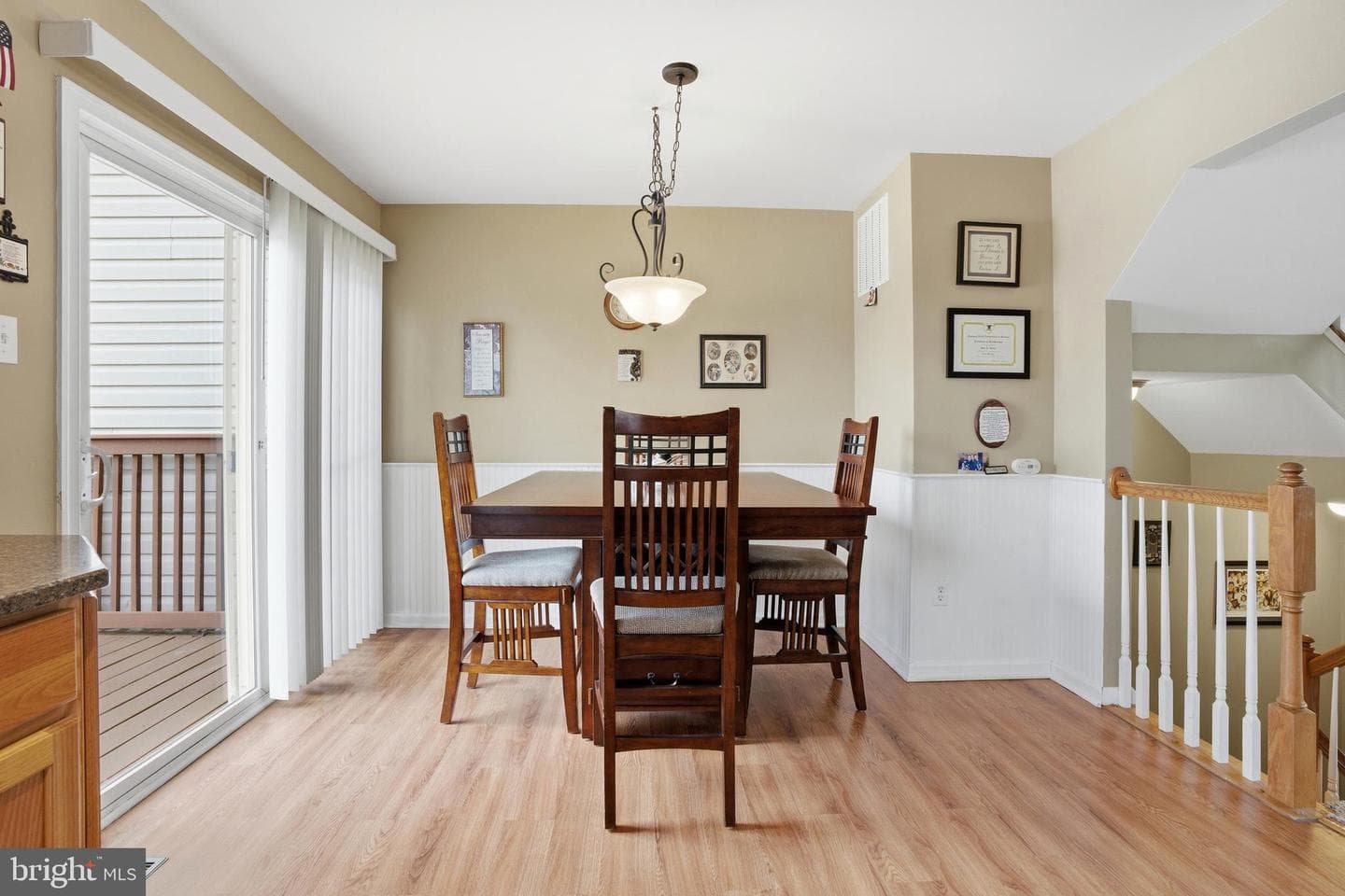 1048 Sparrow Way photo 15