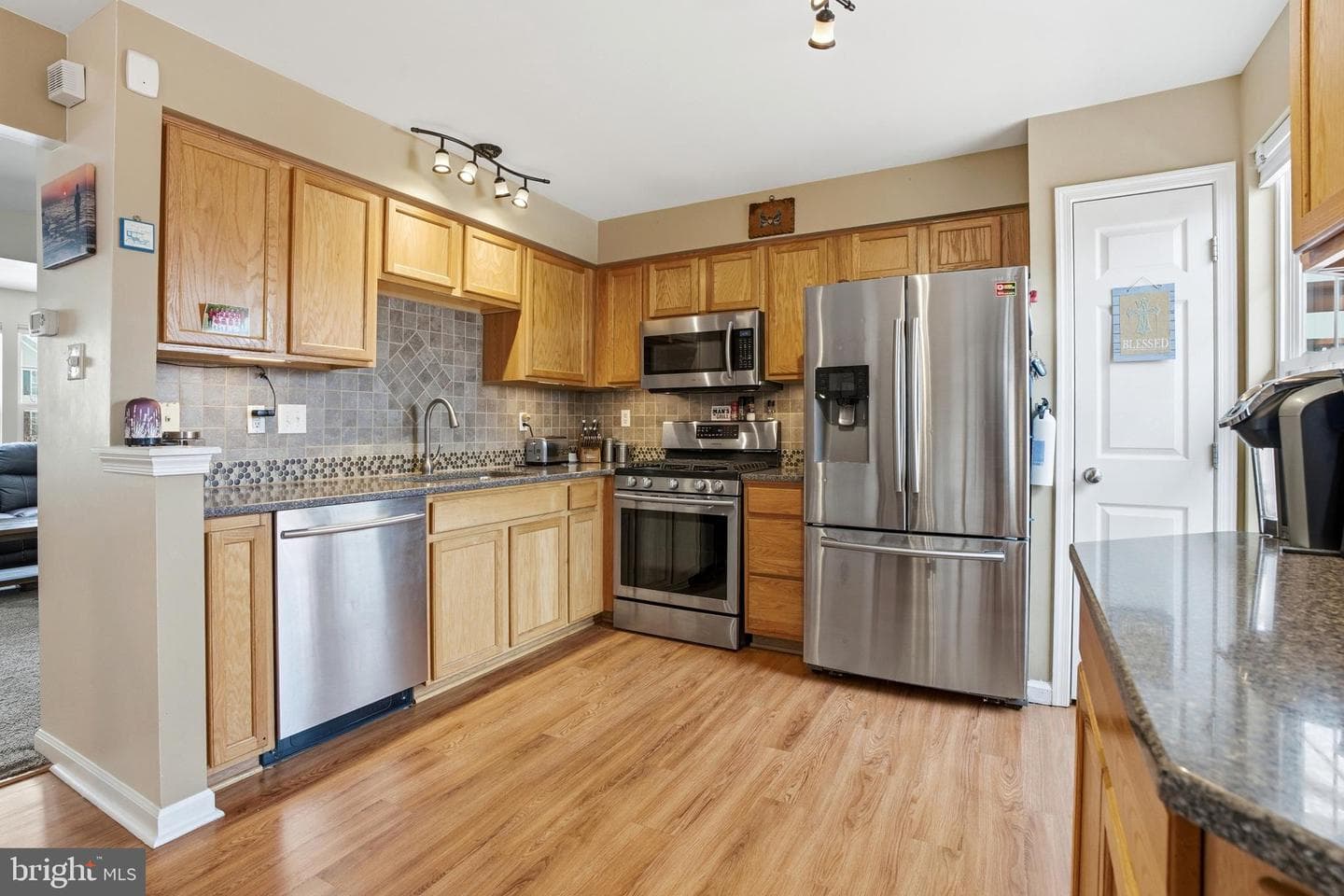 1048 Sparrow Way photo 16