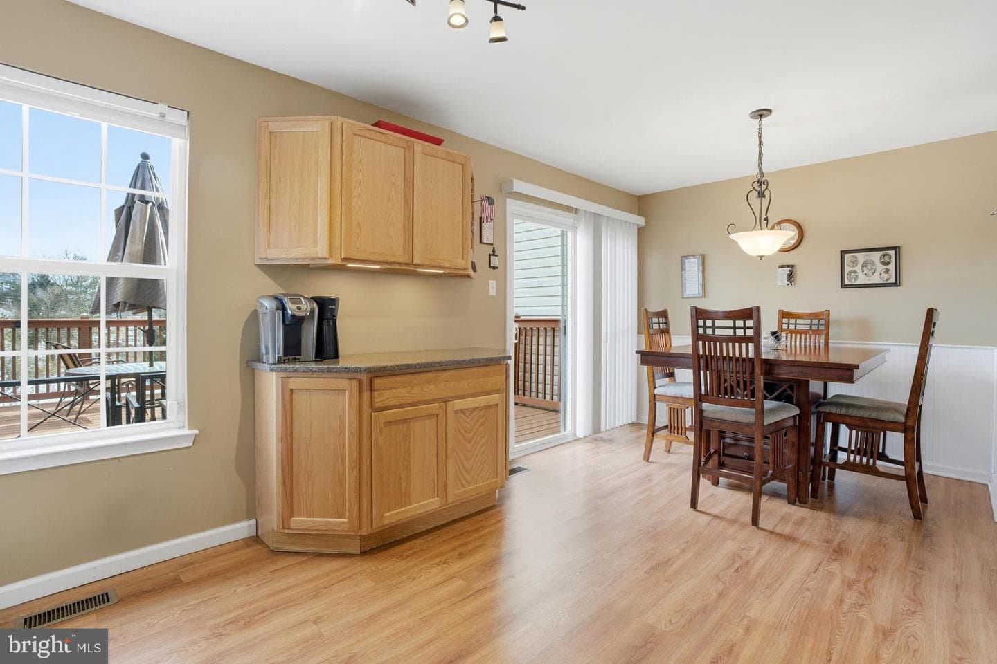 1048 Sparrow Way photo 20