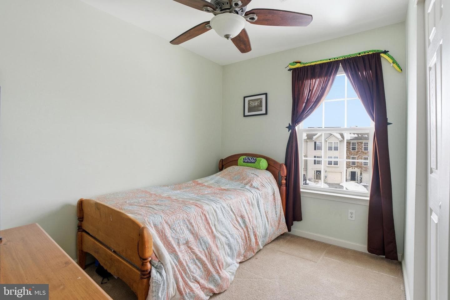 1048 Sparrow Way photo 21