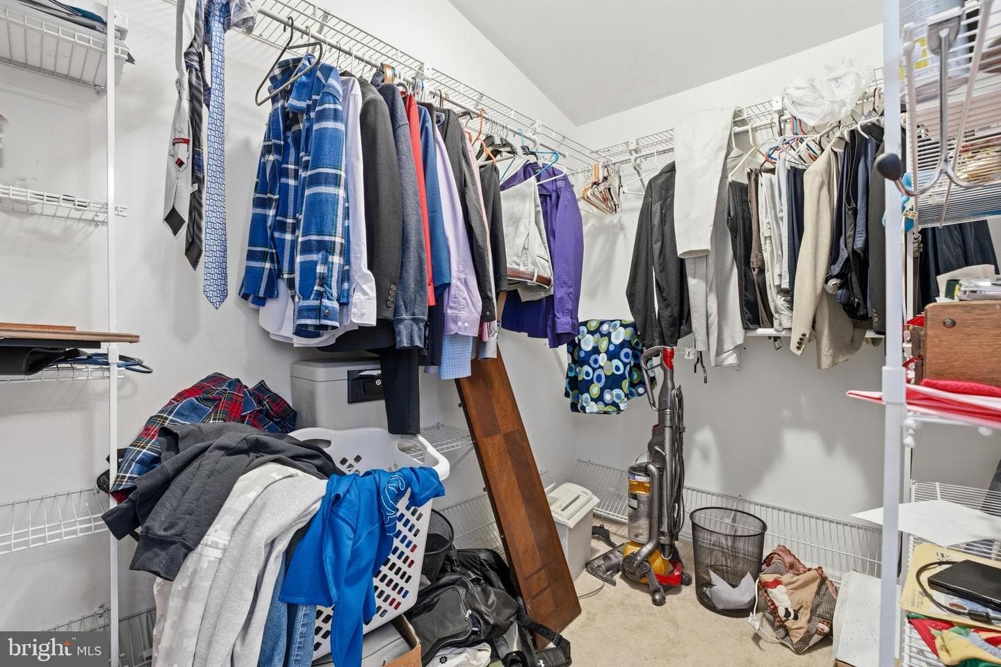 1048 Sparrow Way photo 25