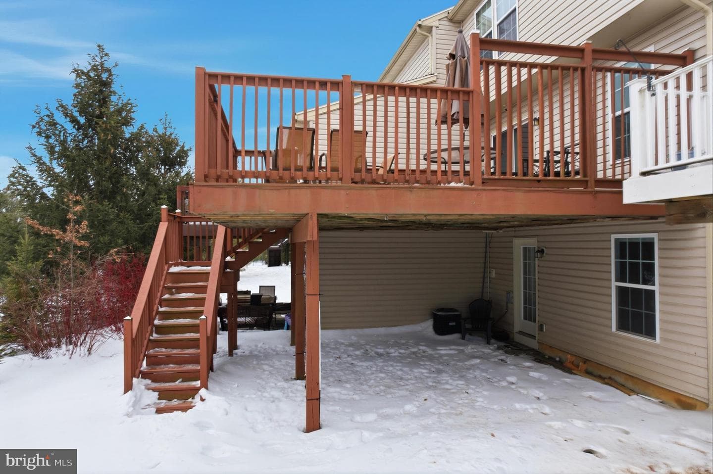 1048 Sparrow Way photo 33