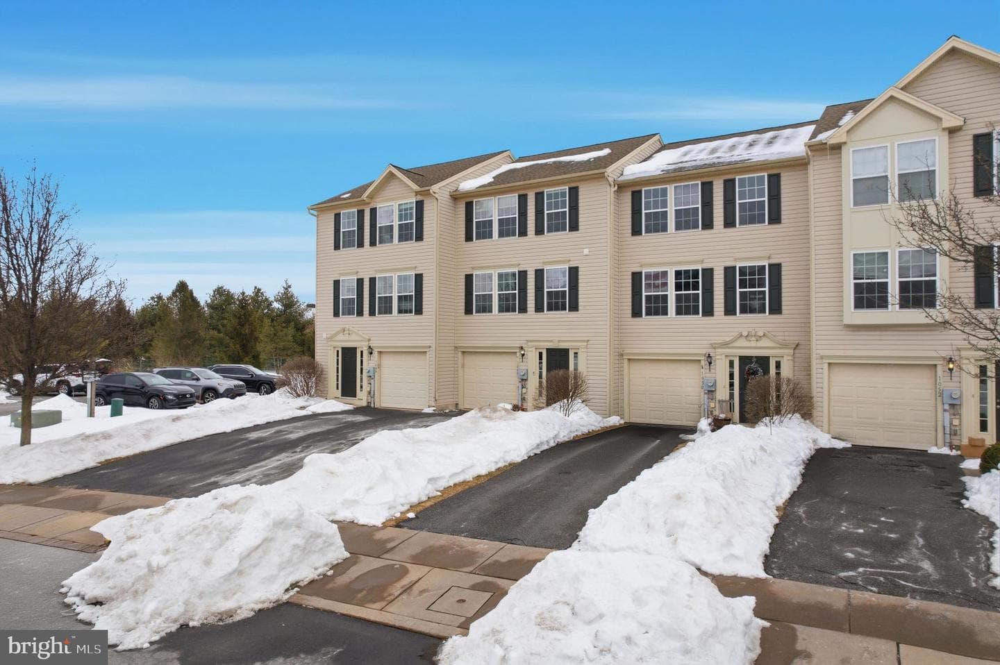1048 Sparrow Way photo 4