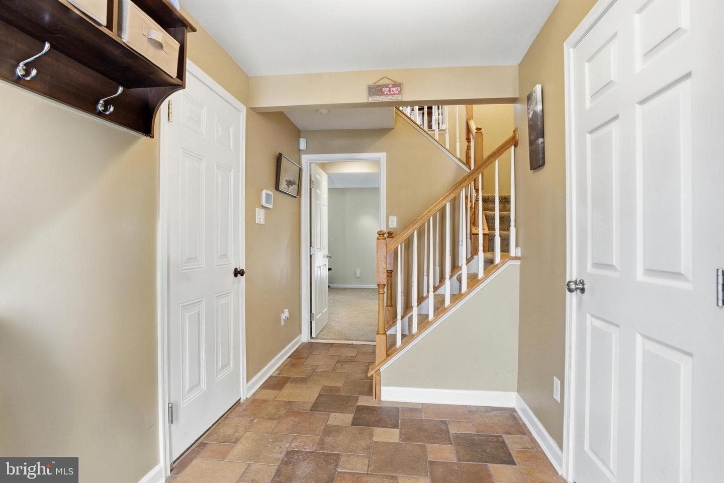 1048 Sparrow Way photo 5