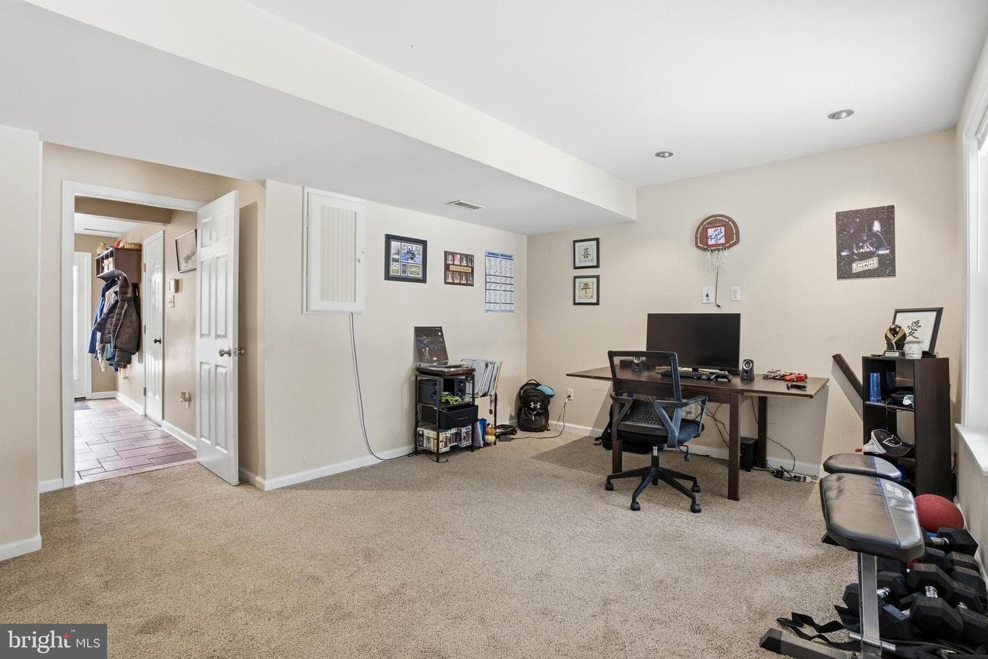 1048 Sparrow Way photo 8