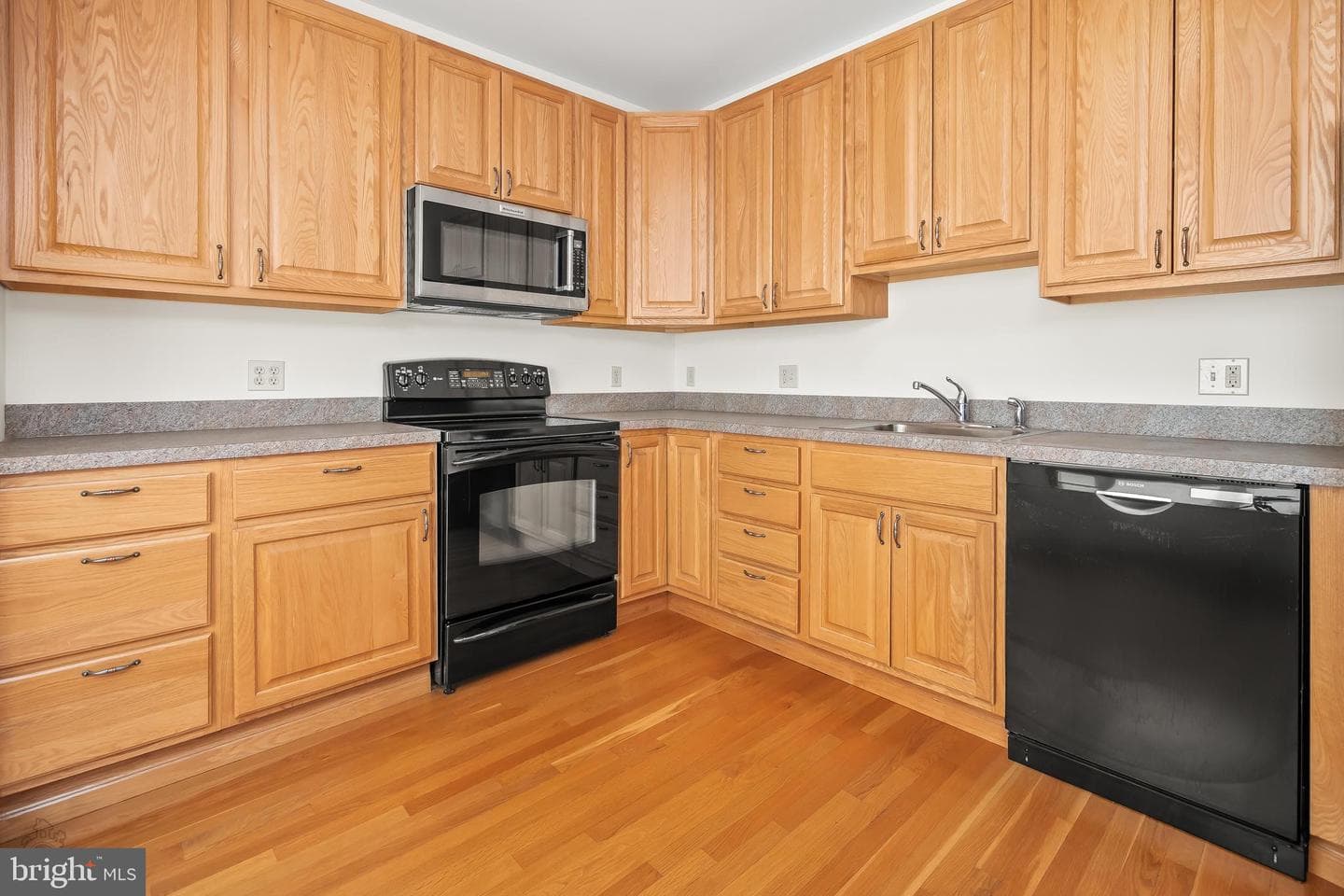 557 Minor Street photo 20
