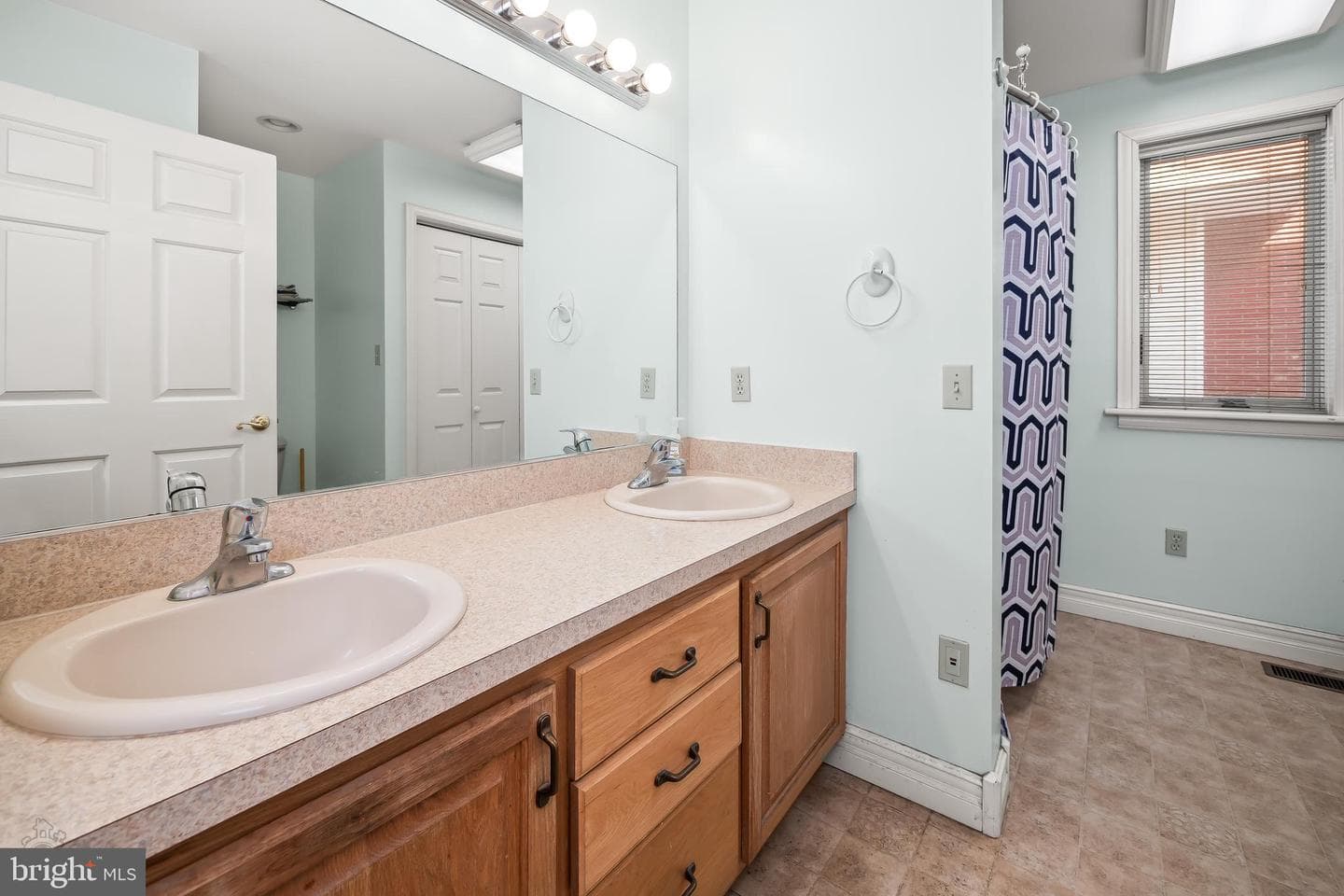 557 Minor Street photo 40