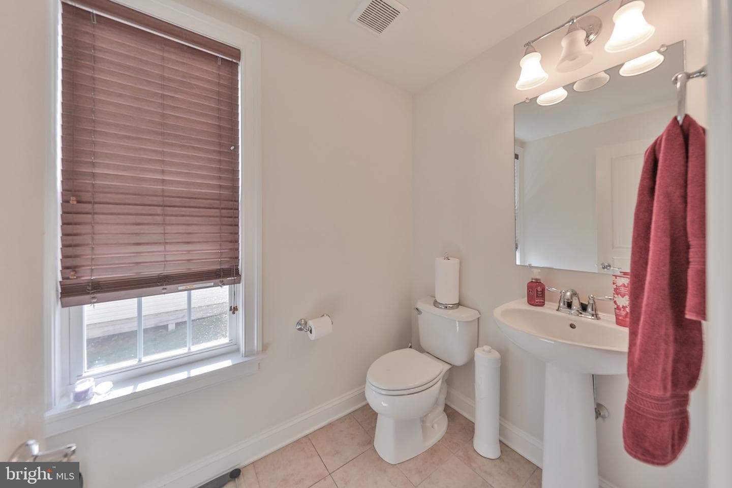 1919 Pembrooke Drive photo 15