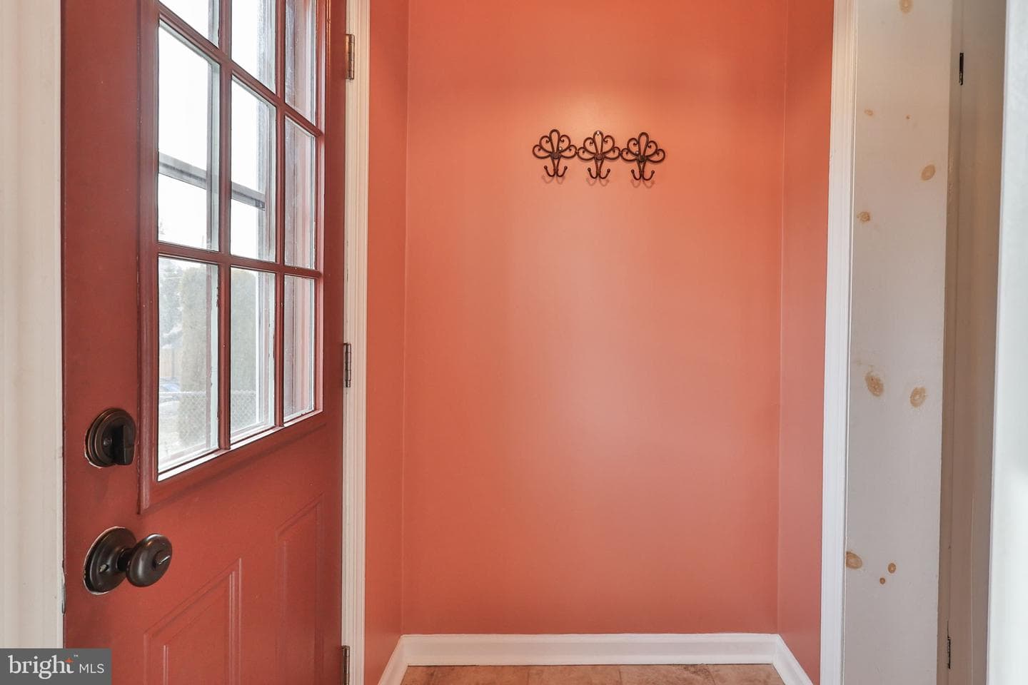 2045 Kenmore Avenue photo 20