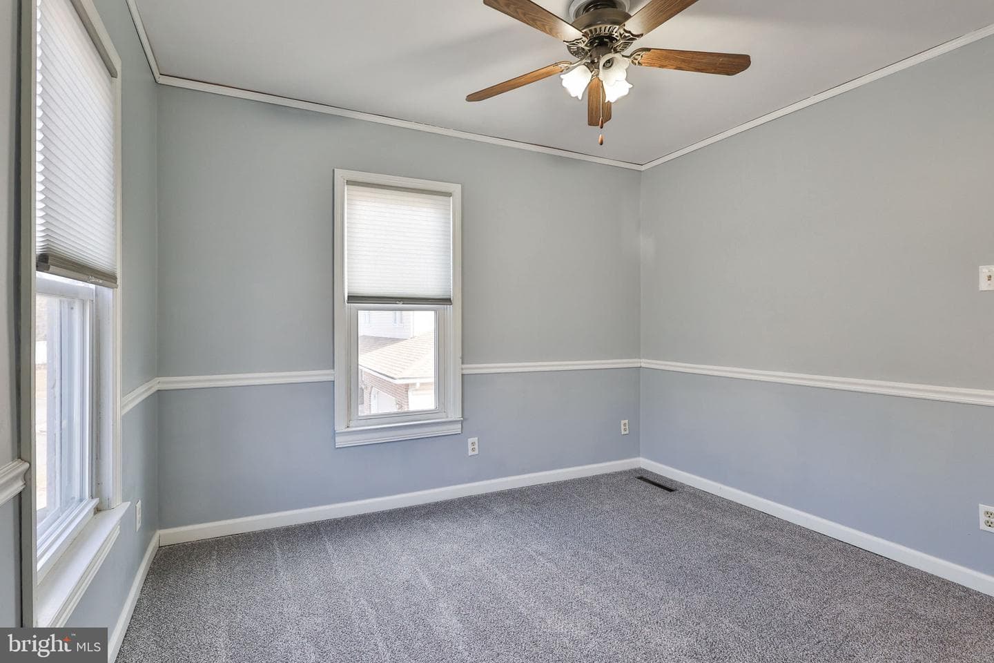 2045 Kenmore Avenue photo 23