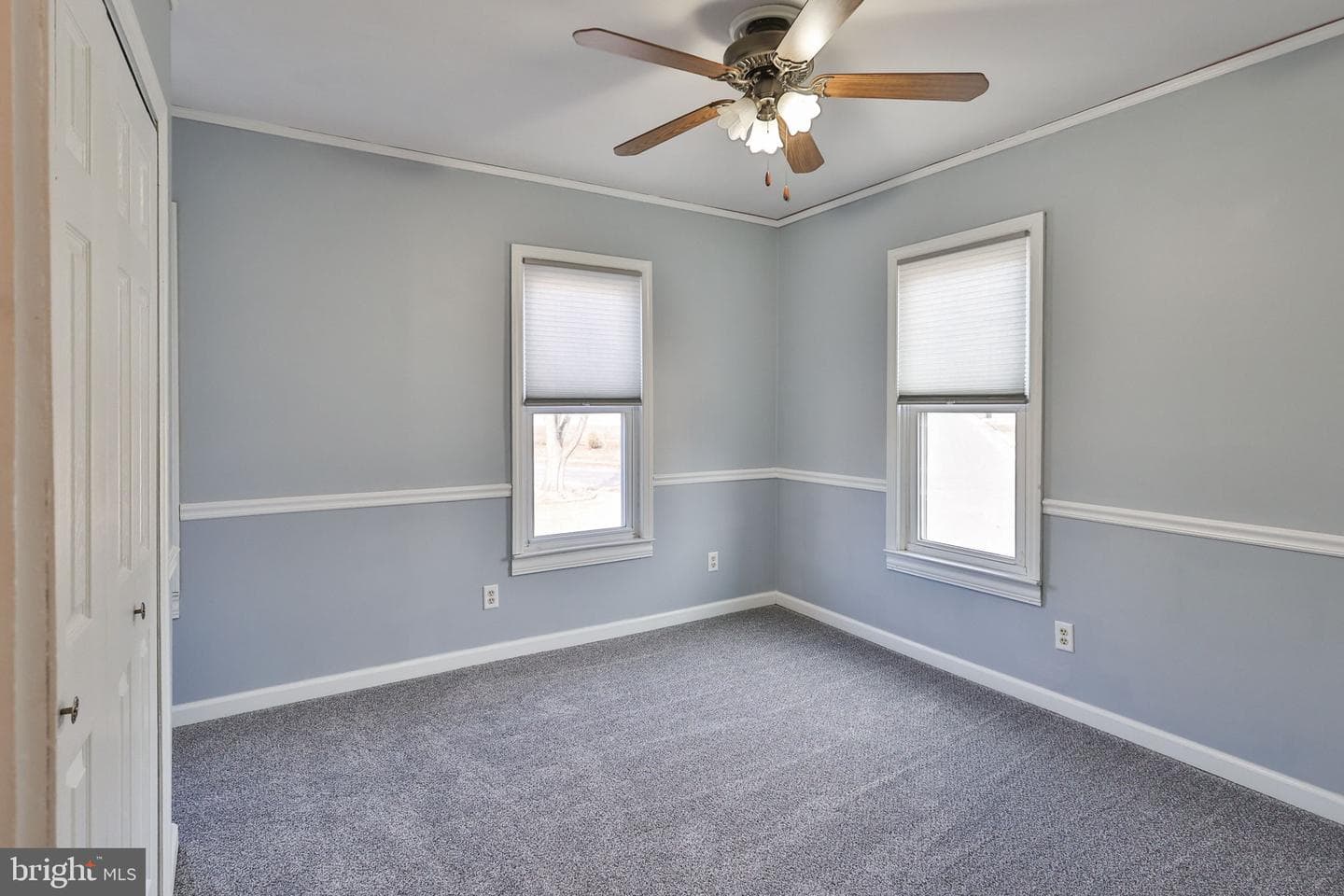 2045 Kenmore Avenue photo 25
