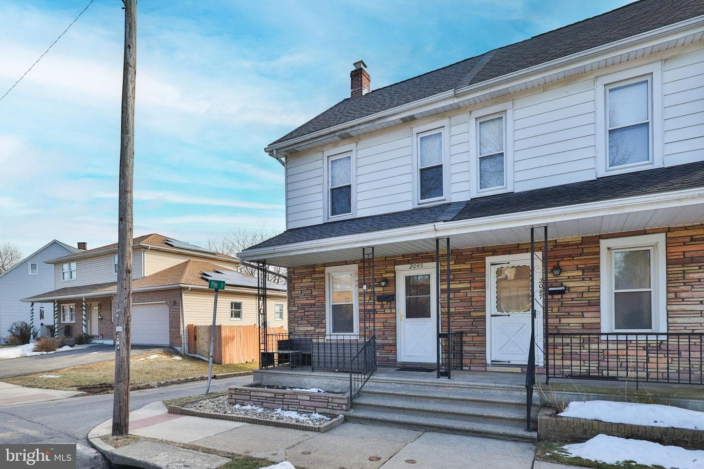 2045 Kenmore Avenue photo 3