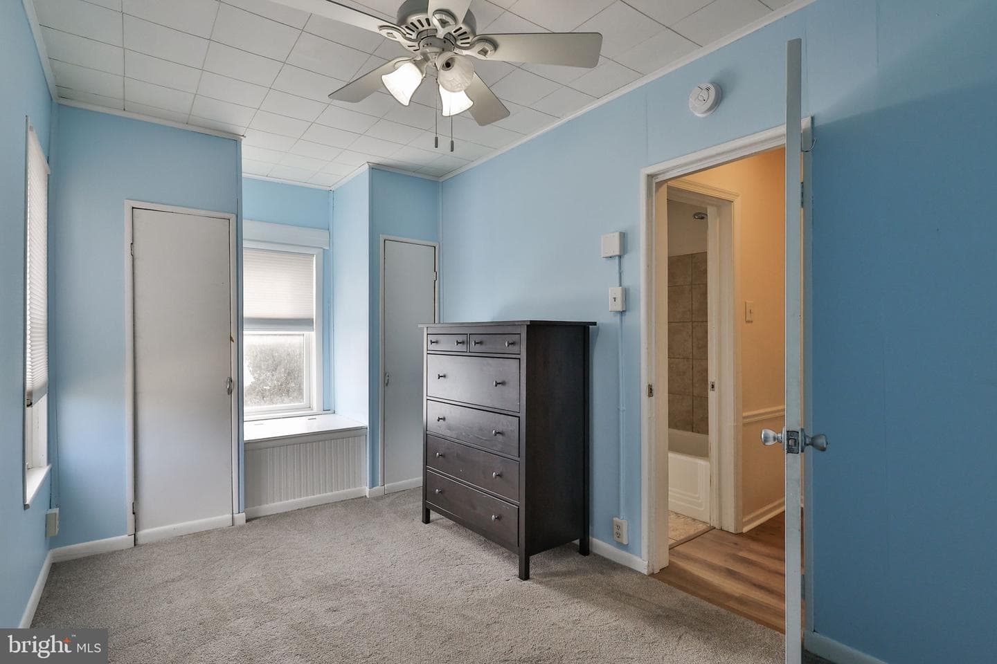 2045 Kenmore Avenue photo 30