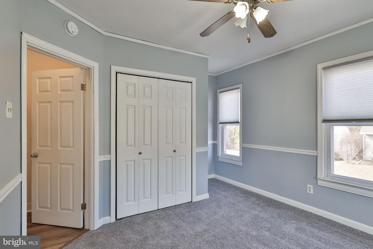 2045 Kenmore Avenue photo 37