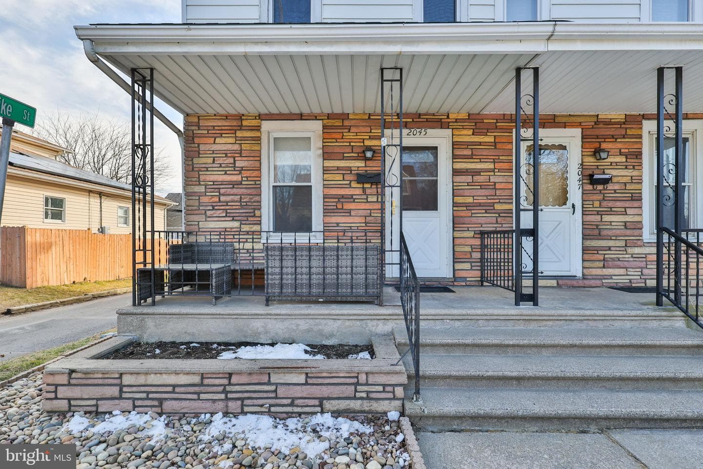 2045 Kenmore Avenue photo 4