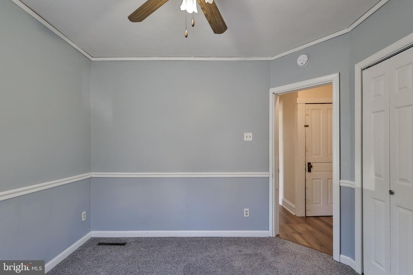 2045 Kenmore Avenue photo 40