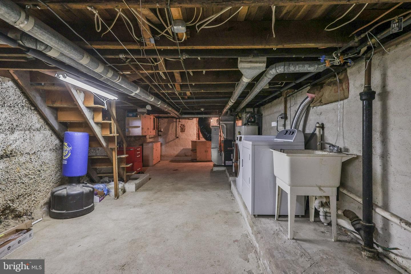 2045 Kenmore Avenue photo 43