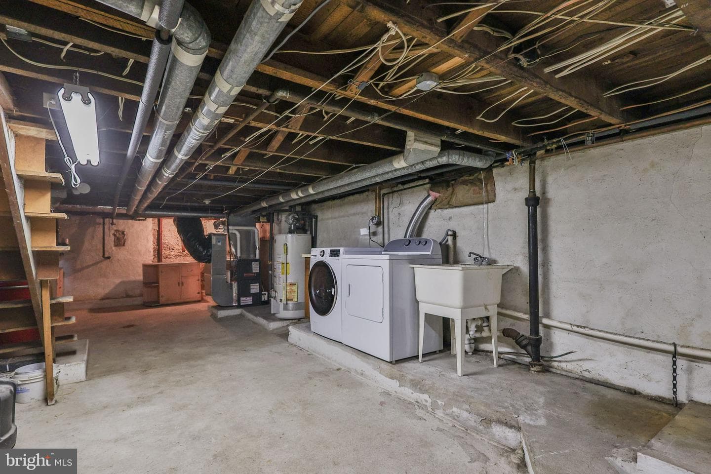 2045 Kenmore Avenue photo 44