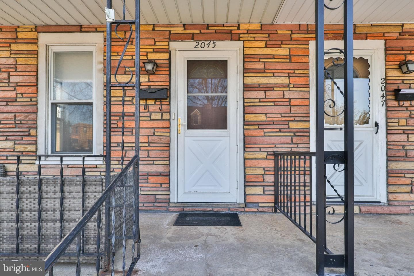 2045 Kenmore Avenue photo 5