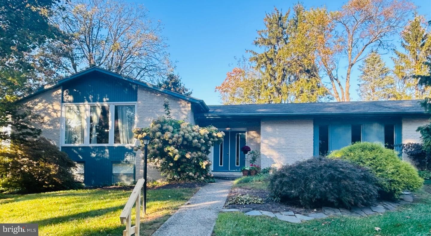 1989 Forest Lane photo 2