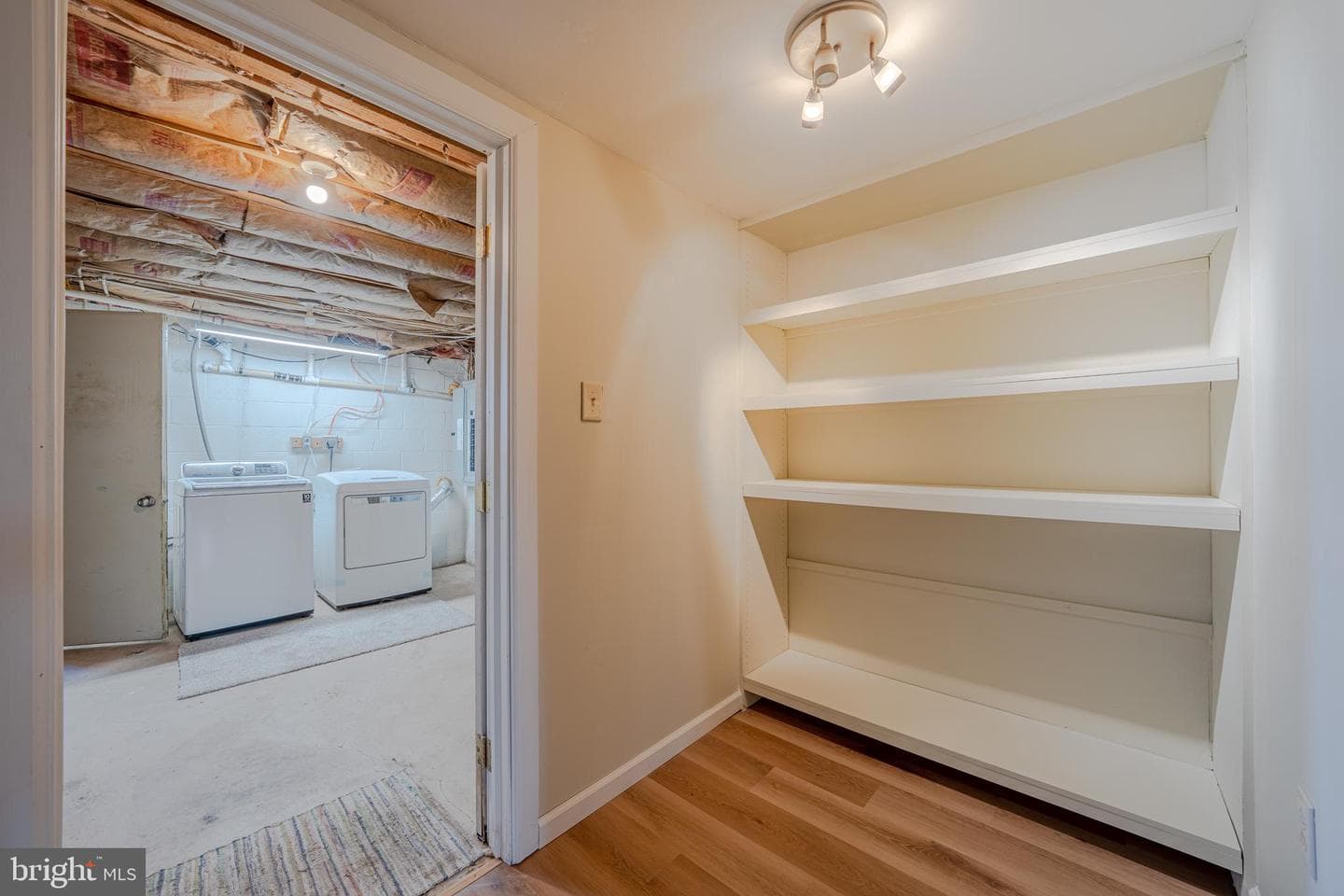 6527 Walnut photo 25