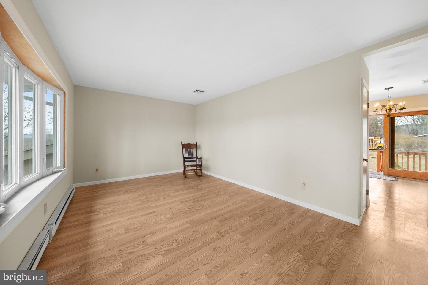6527 Walnut photo 3