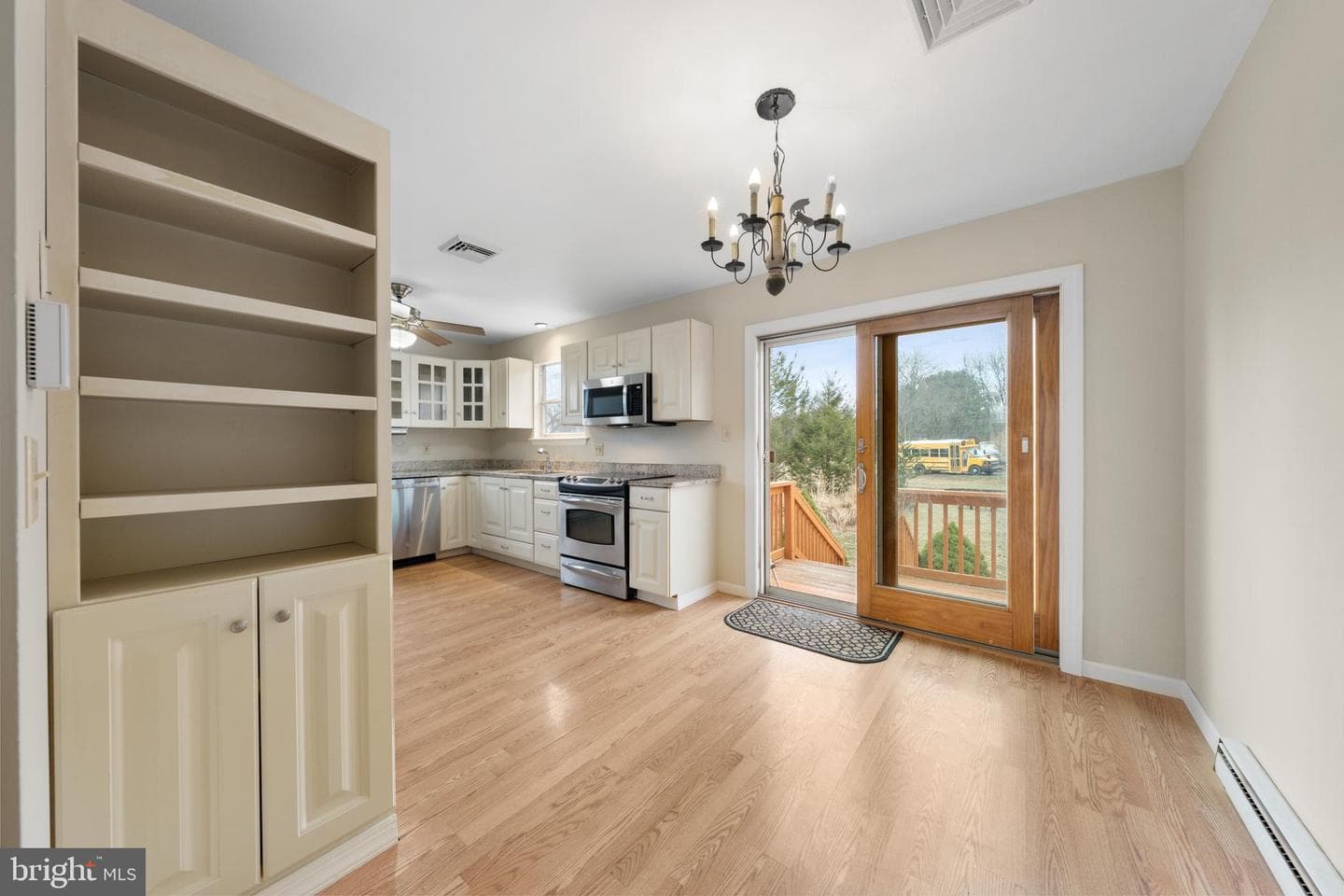 6527 Walnut photo 7