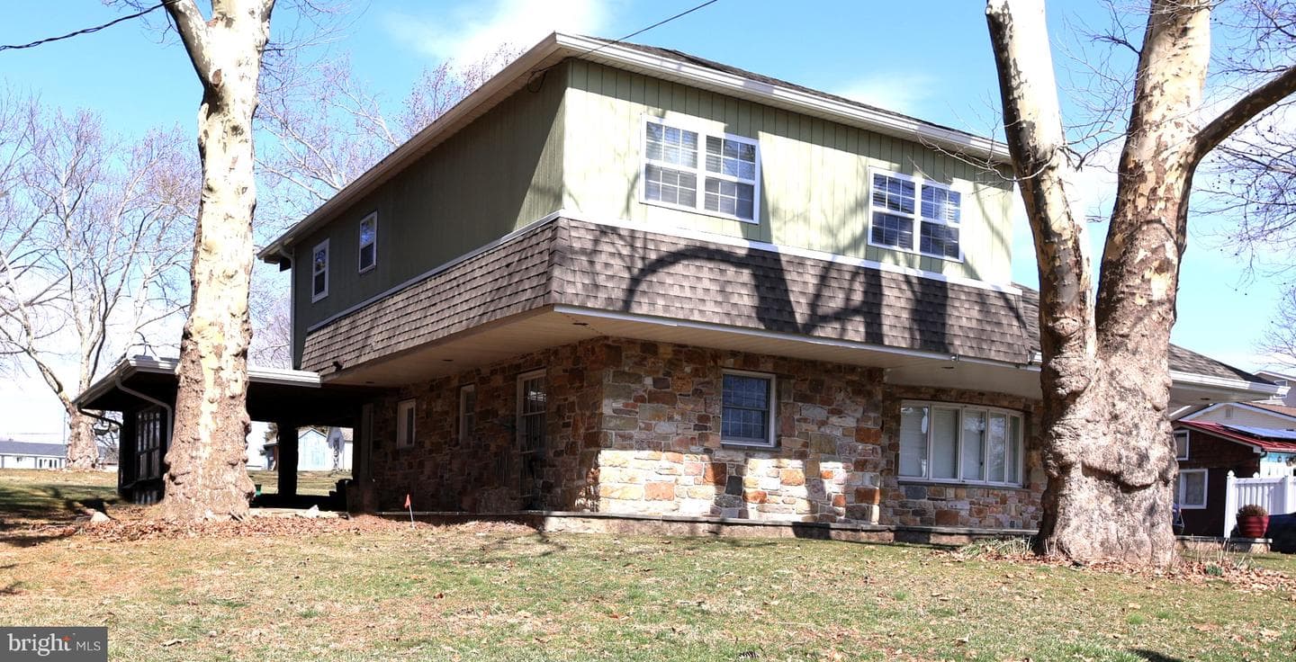 8297 Mertztown Road photo 2