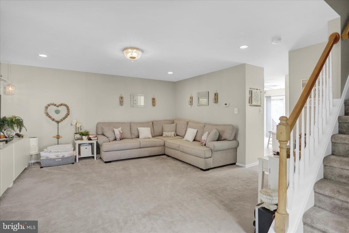 1560 Pinewind Drive photo 11