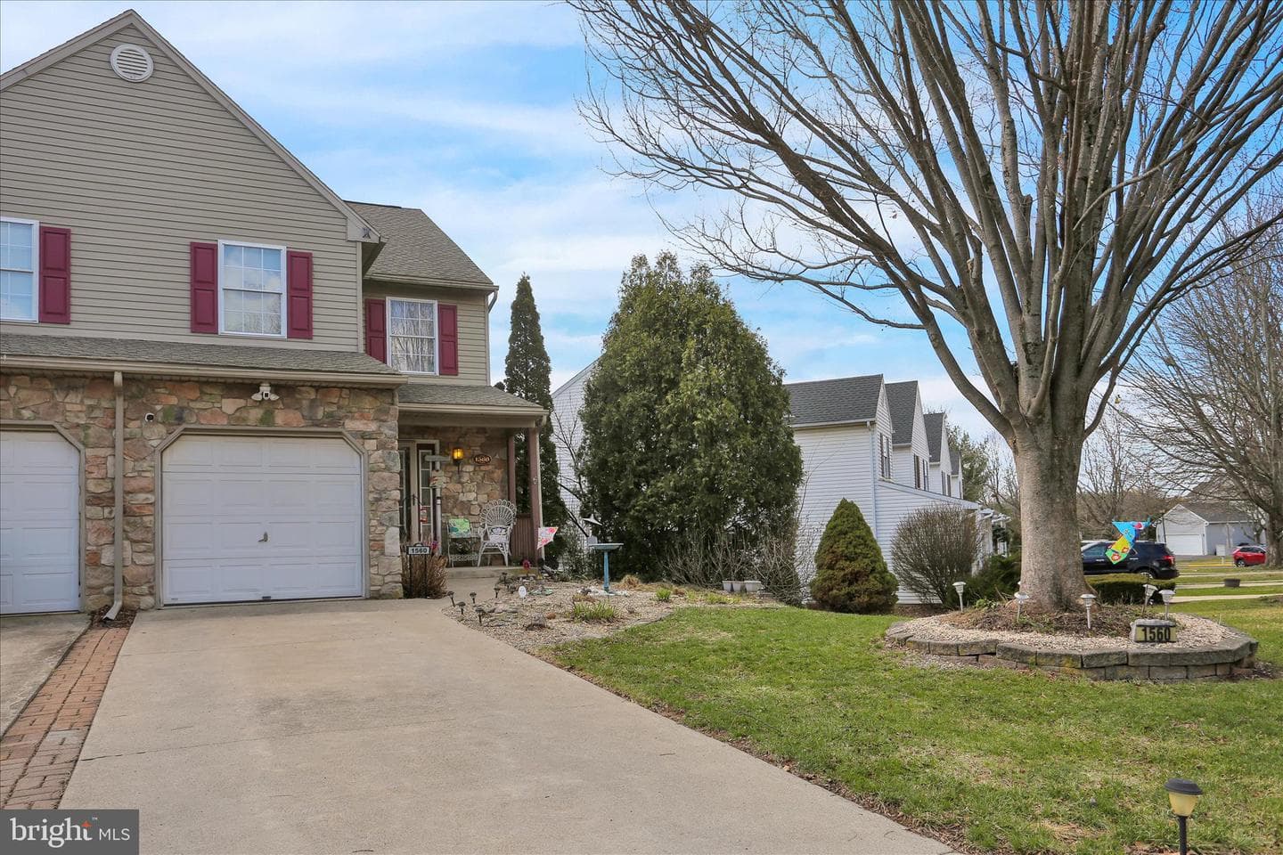 1560 Pinewind Drive photo 5