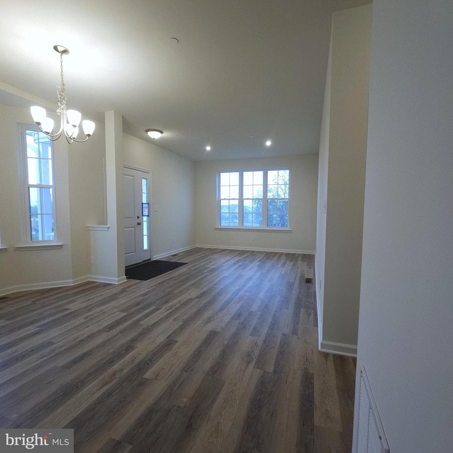 625 Fountain View Circle photo 8