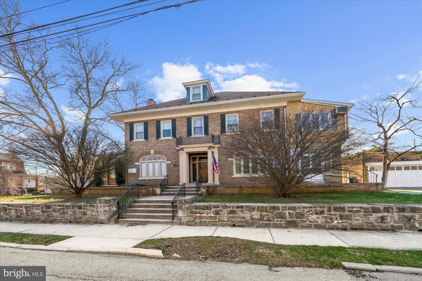 2227 Gordon Street #1 photo 2