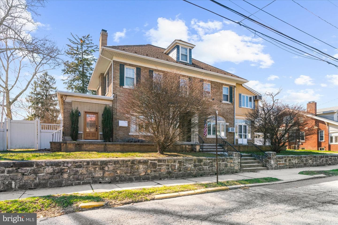 2227 Gordon Street #1 photo 3
