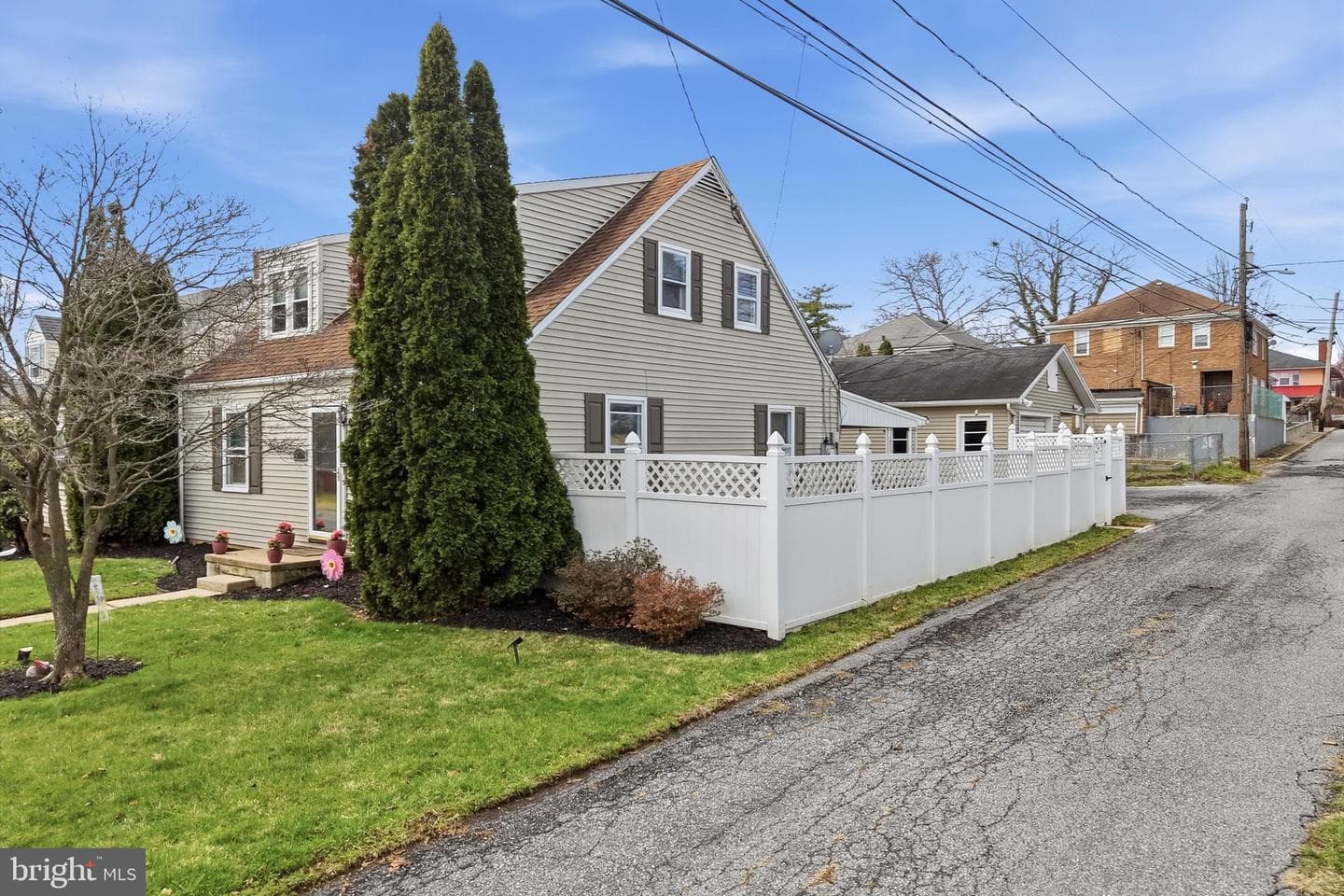 316 S Leh St photo 5