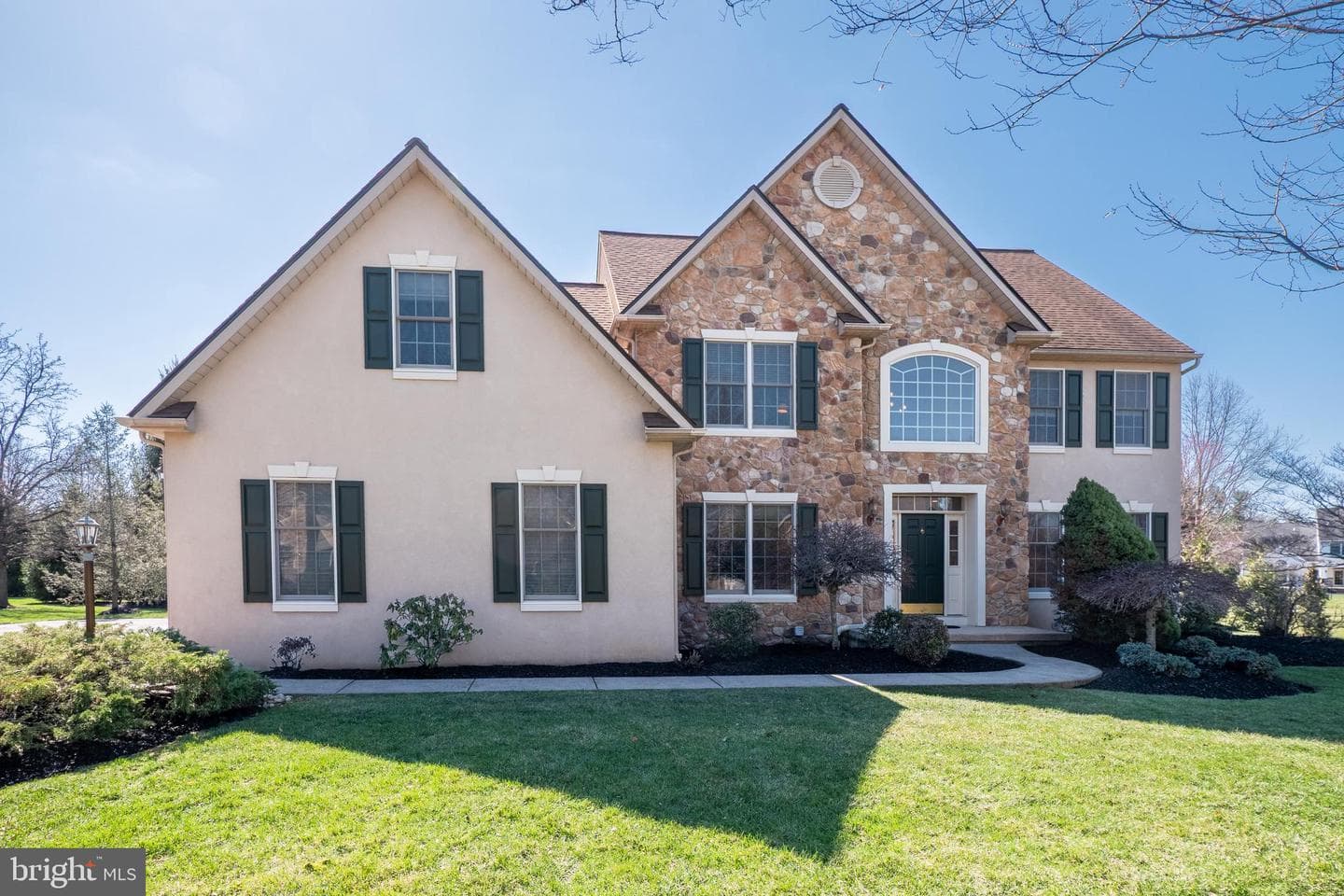3350 Bay Hill Dr N photo 2