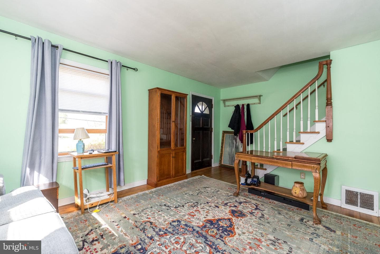 520 Thomas Street photo 14