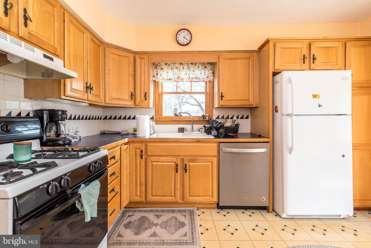 520 Thomas Street photo 7