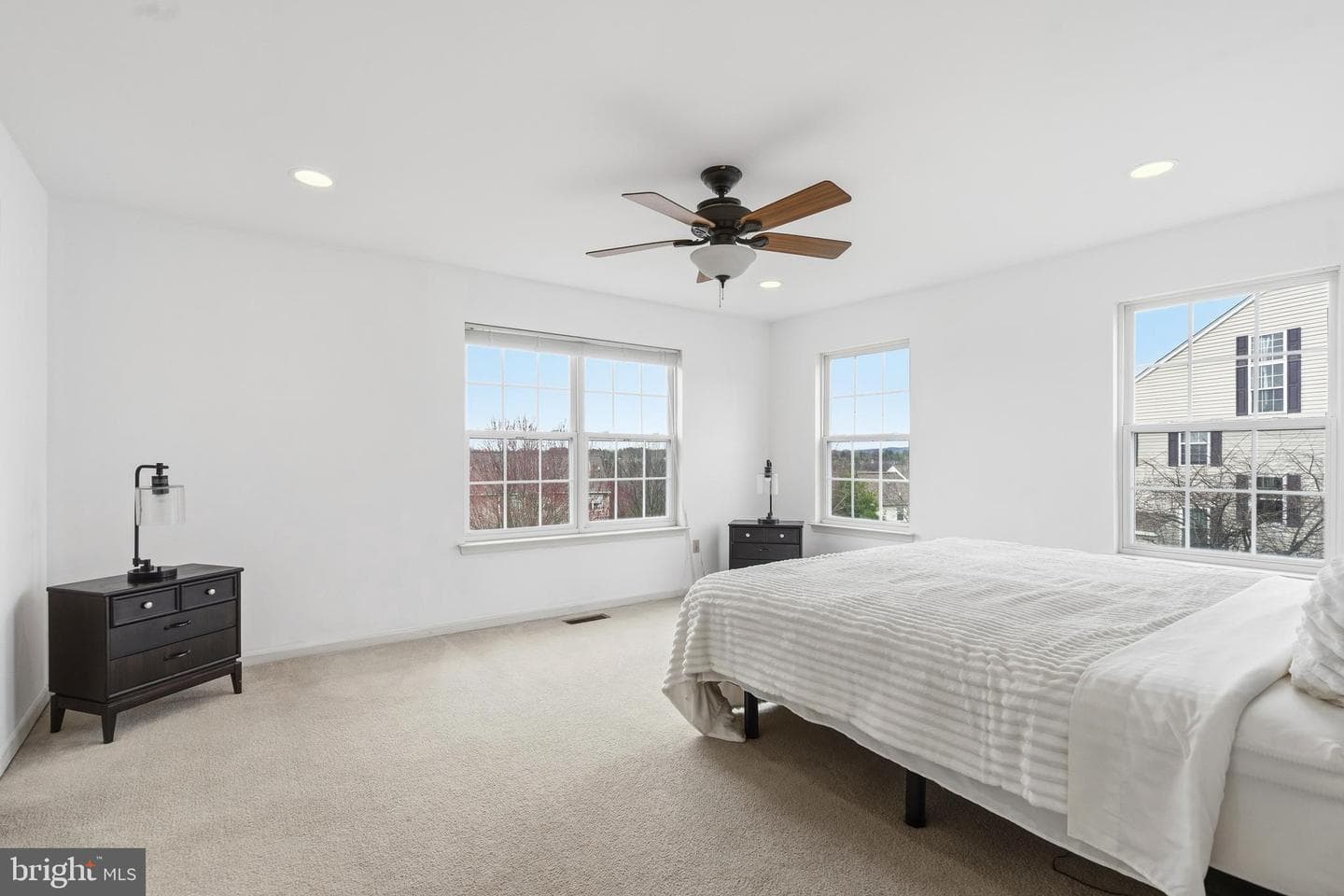 5261 Dartmouth Drive photo 14