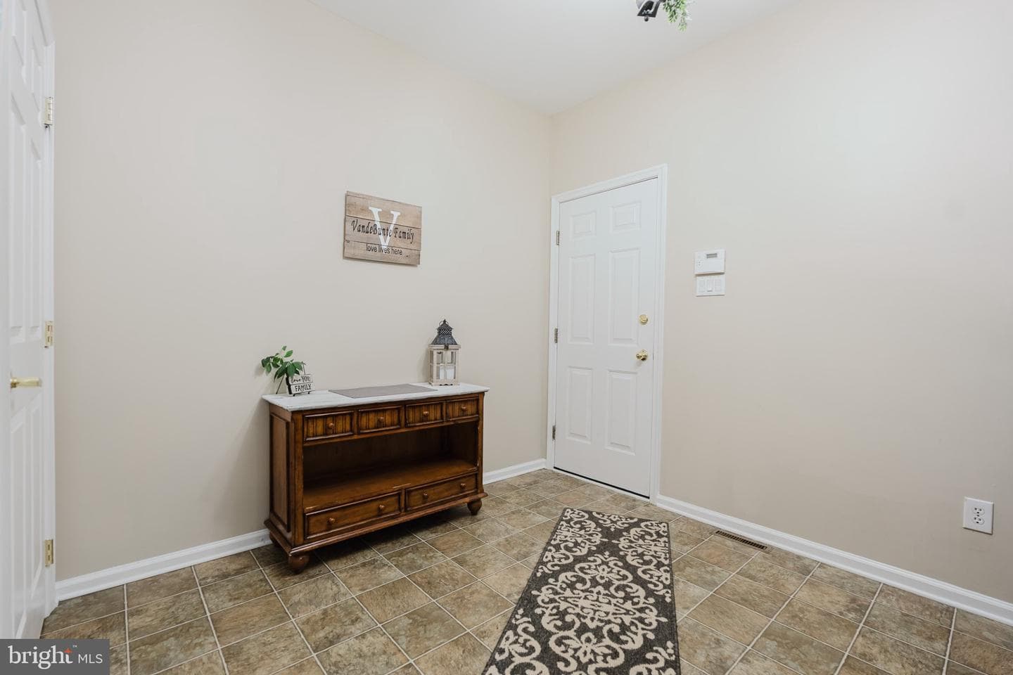 3423 Courtney Dr photo 12
