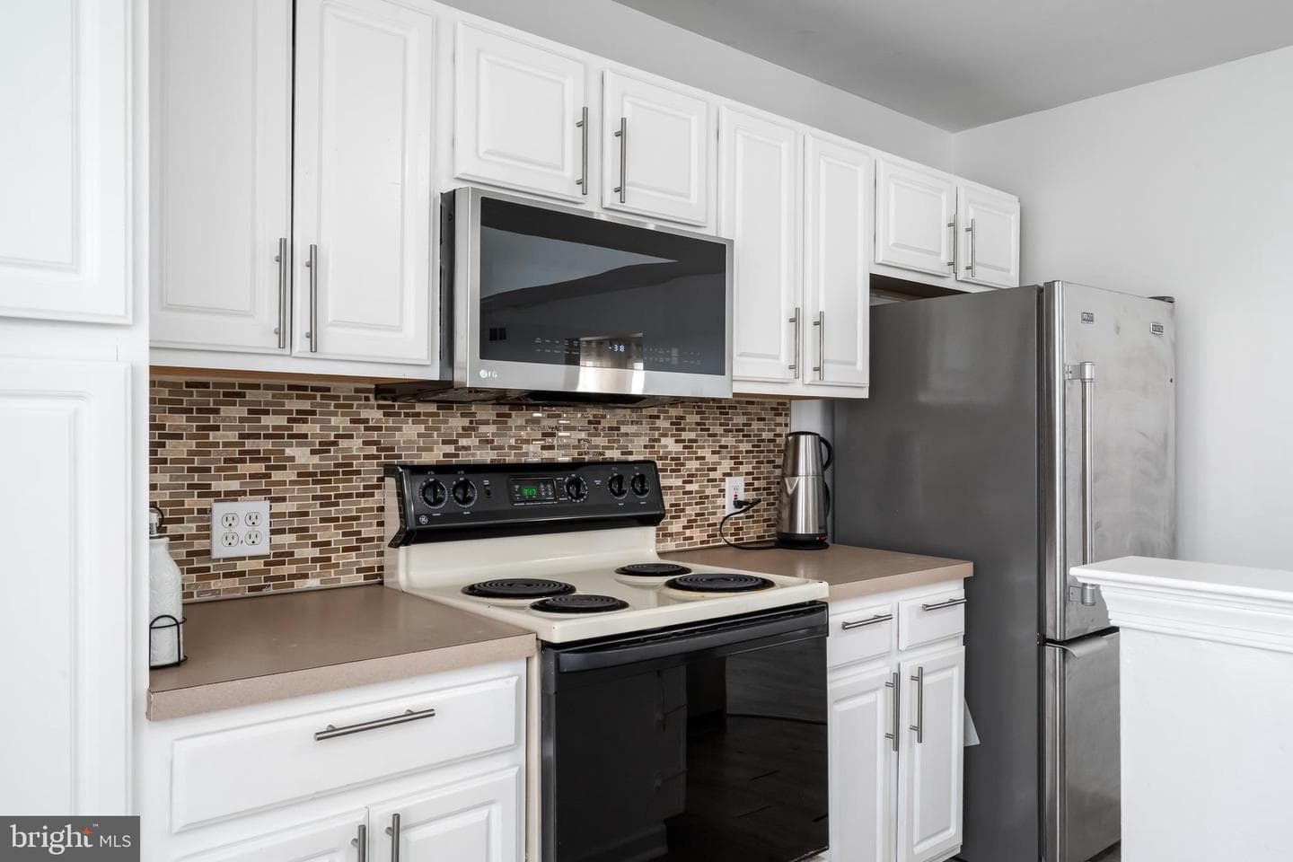311 Windsor Place photo 12