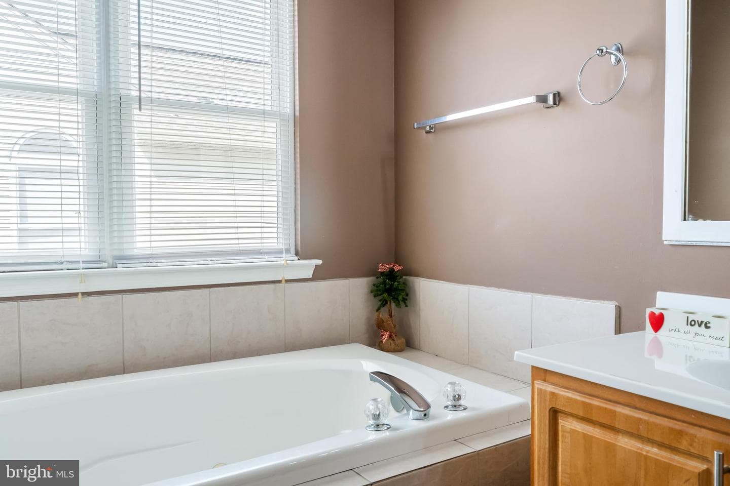 311 Windsor Place photo 27
