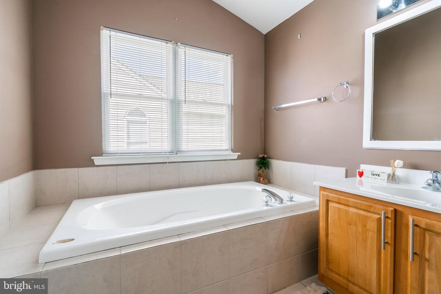 311 Windsor Place photo 28