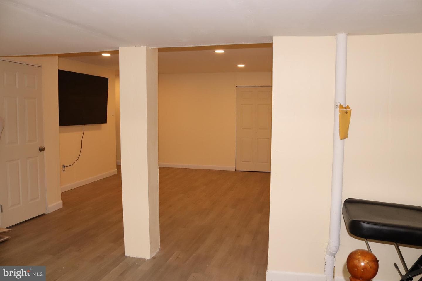 1035 Jervin Drive photo 29