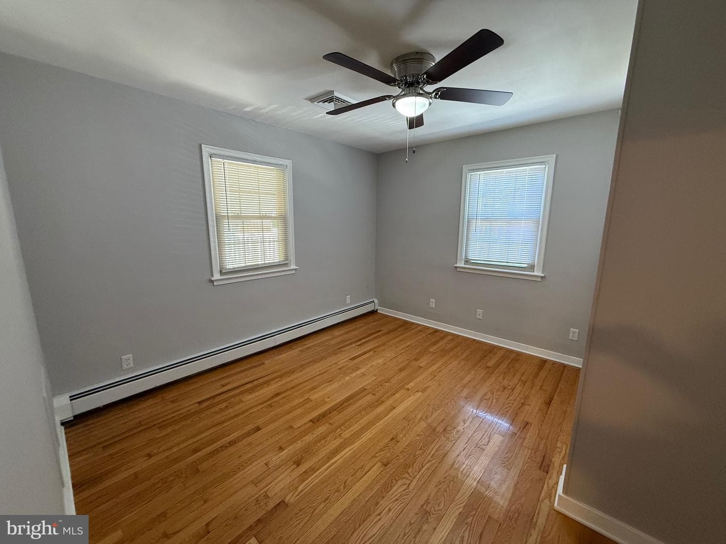 849 N Arch Street photo 11