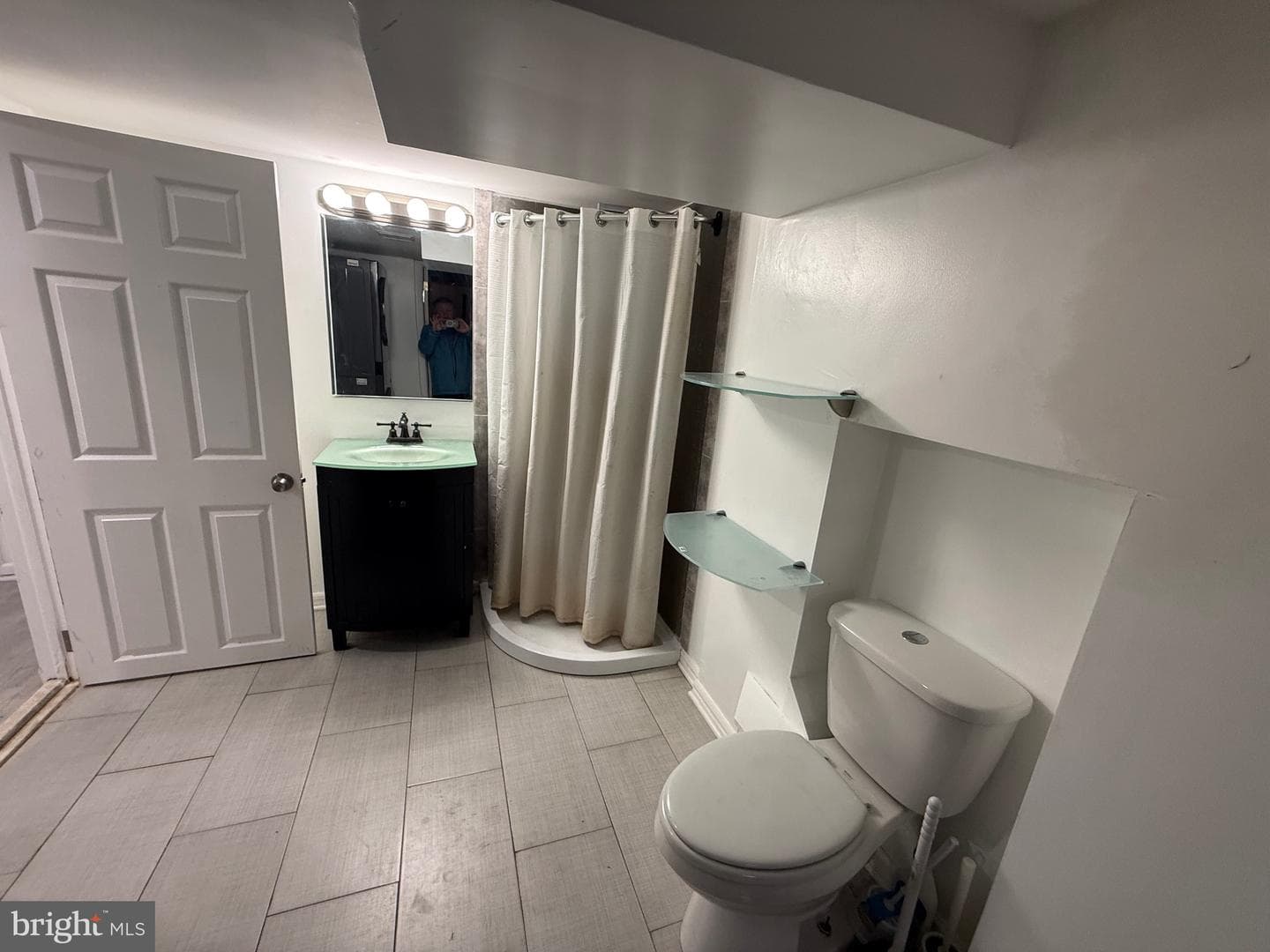 849 N Arch Street photo 20