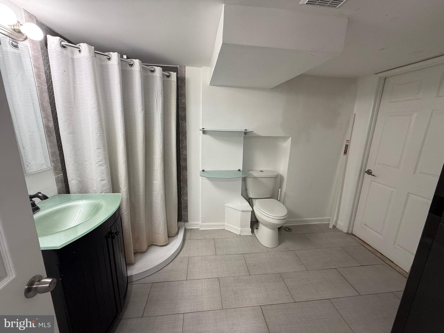 849 N Arch Street photo 21
