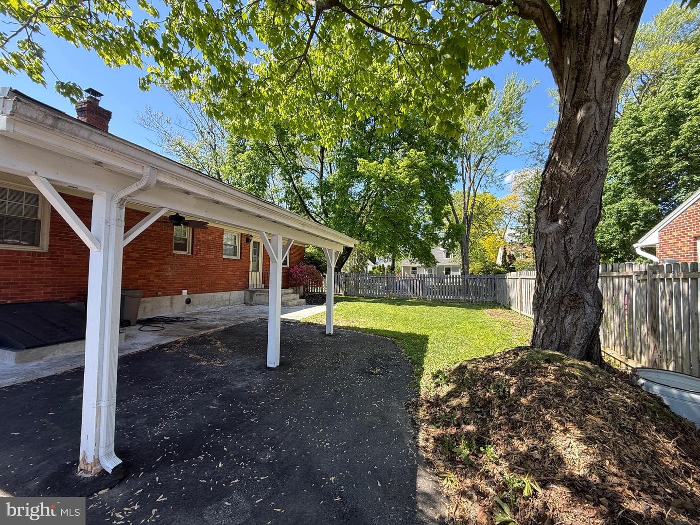 849 N Arch Street photo 22