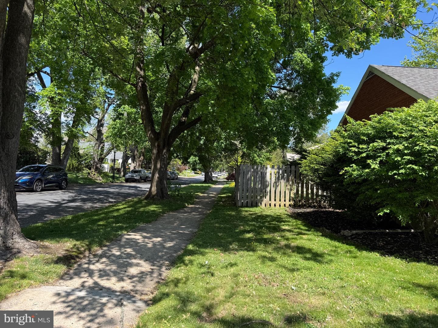 849 N Arch Street photo 25